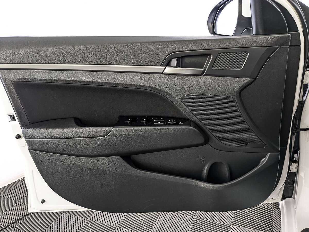Купить Hyundai Elantra, 2018, 97 532 км.. Фото: #17