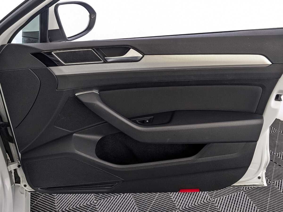 Купить Volkswagen Passat, 2019, 56 357 км.. Фото: #24