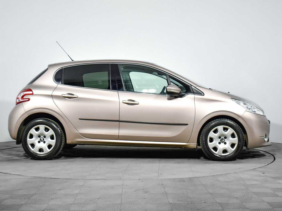 Купить Peugeot 208, 2014, 68 000 км.. Фото: #3