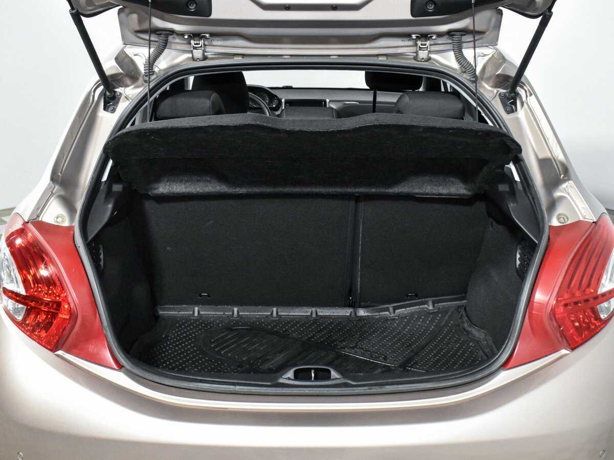 Купить Peugeot 208, 2014, 68 000 км.. Фото: #21