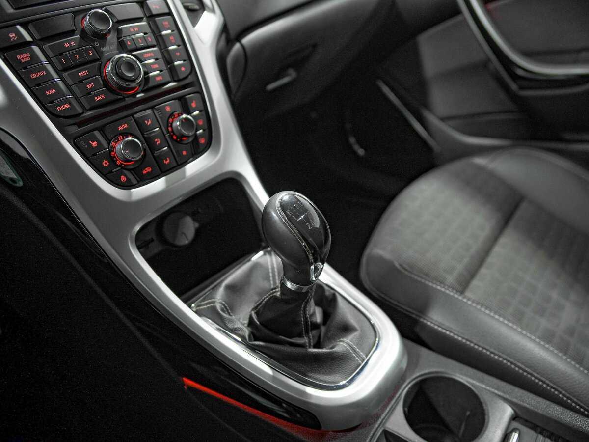 Купить Opel Astra, 2012, 198 780 км.. Фото: #9