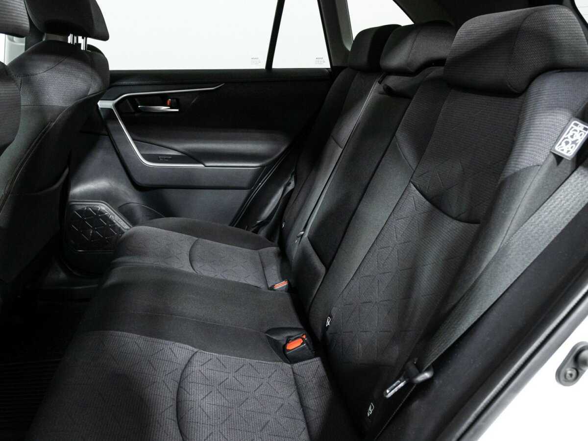 Купить Toyota RAV4, 2019, 79 275 км.. Фото: #9