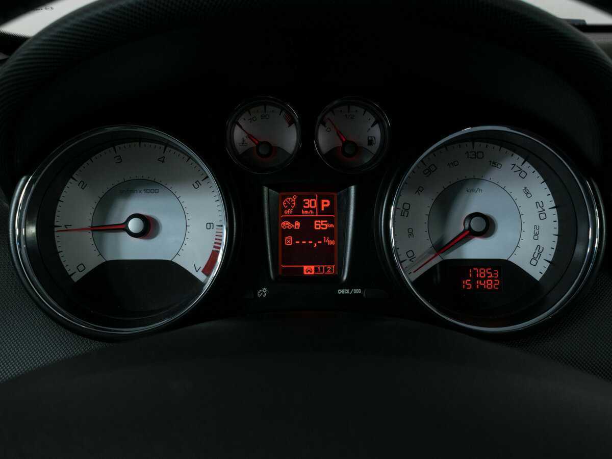 Купить Peugeot 308, 2012, 151 480 км.. Фото: #10