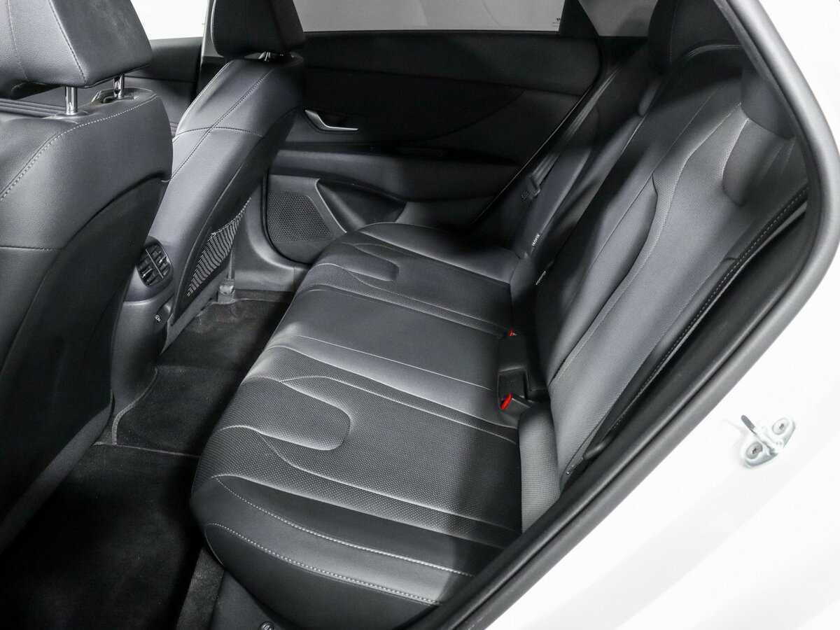 Купить Hyundai Elantra, 2023, 15 220 км.. Фото: #6