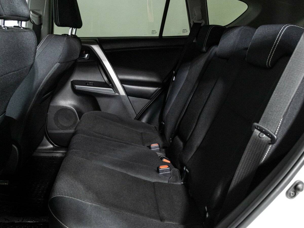 Купить Toyota RAV4, 2017, 43 541 км.. Фото: #9