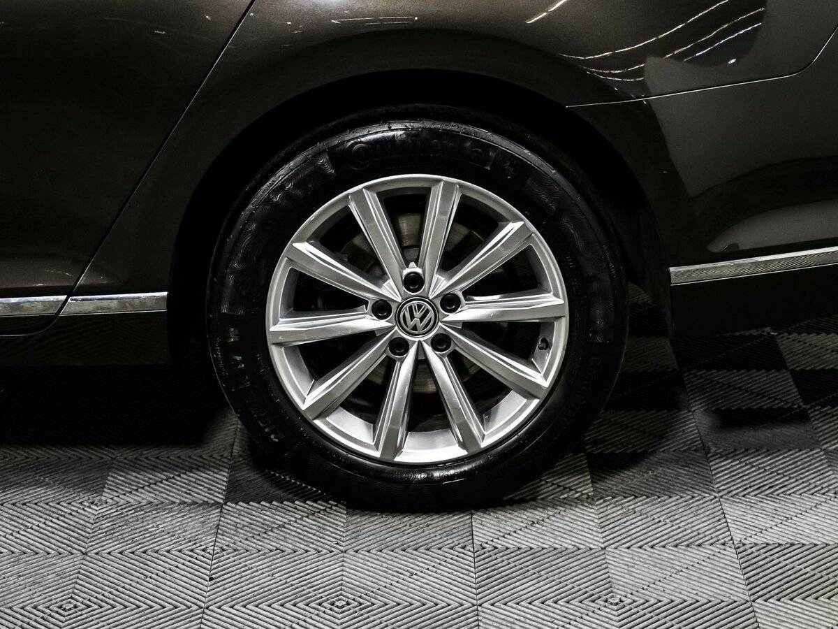 Купить Volkswagen Passat, 2017, 137 619 км.. Фото: #13