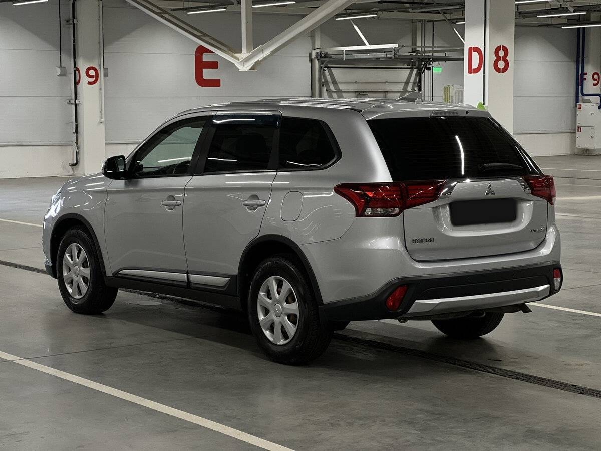 Купить Mitsubishi Outlander, 2017, 107 670 км.. Фото: #6