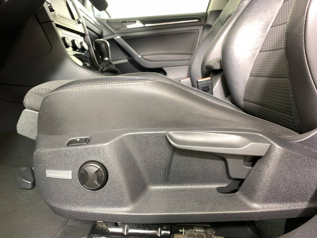 Купить Volkswagen Golf, 2013, 129 634 км.. Фото: #15