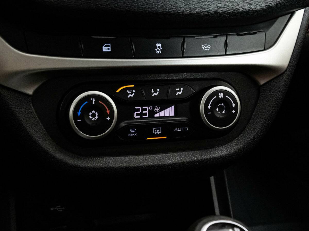 Купить Lada (ВАЗ) Vesta, 2019, 99 843 км.. Фото: #13