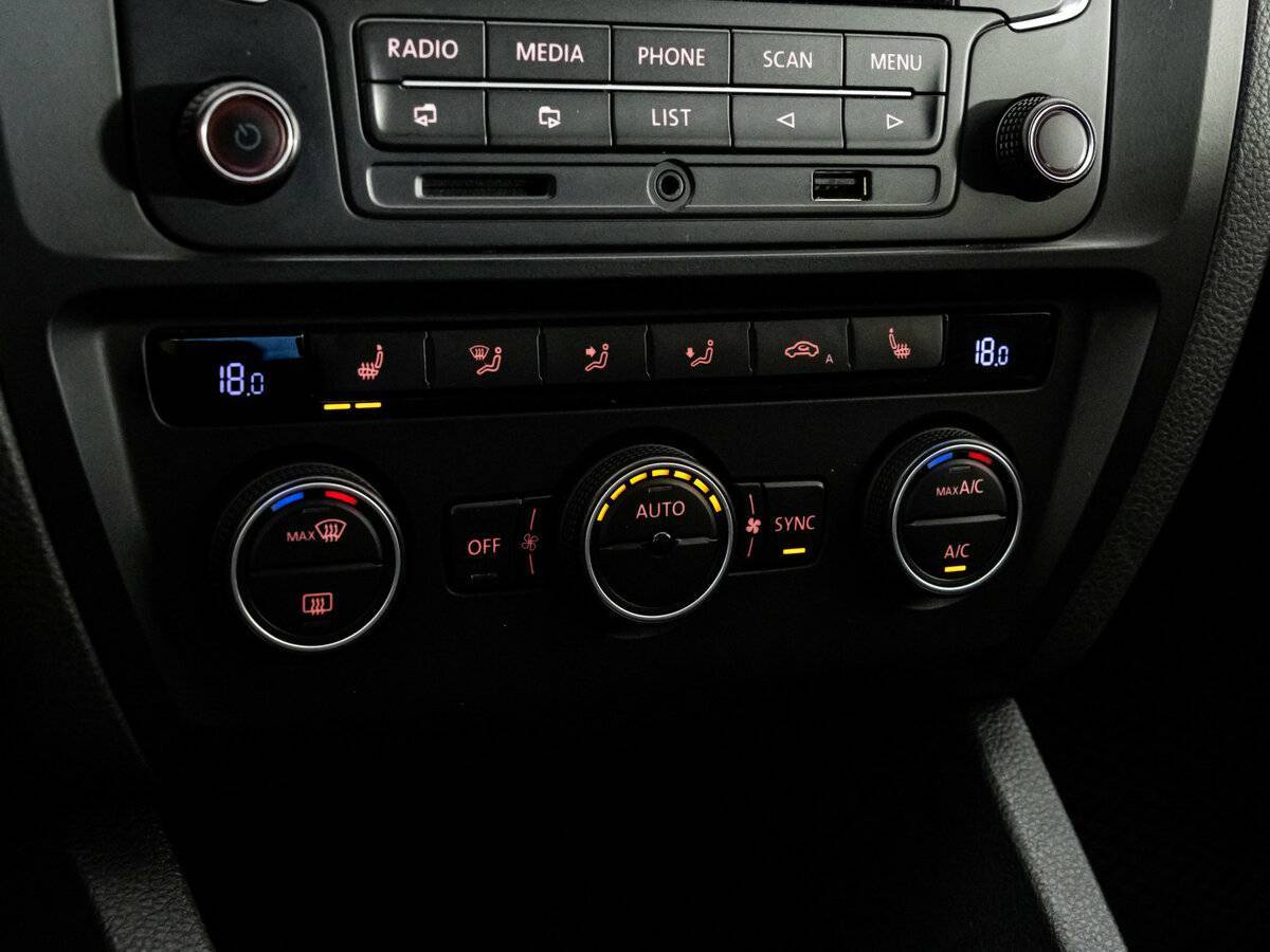 Купить Volkswagen Jetta, 2015, 136 147 км.. Фото: #13