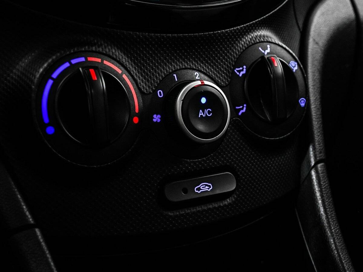 Купить Hyundai Solaris, 2012, 191 908 км.. Фото: #13