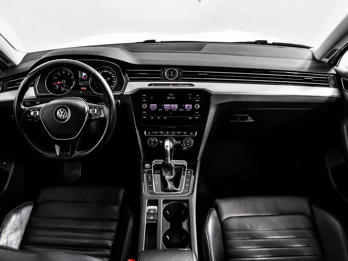 Купить Volkswagen Passat, 2018, 94 745 км.. Фото: #9