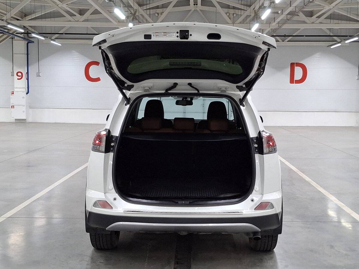 Купить Toyota RAV4, 2017, 90 200 км.. Фото: #9