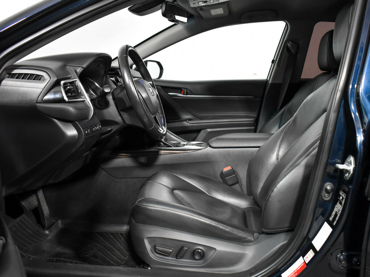 Купить Toyota Camry, 2018, 112 843 км.. Фото: #9