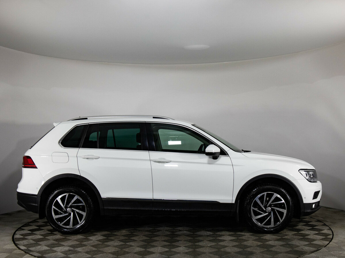 Купить Volkswagen Tiguan, 2018, 45 750 км.. Фото: #3
