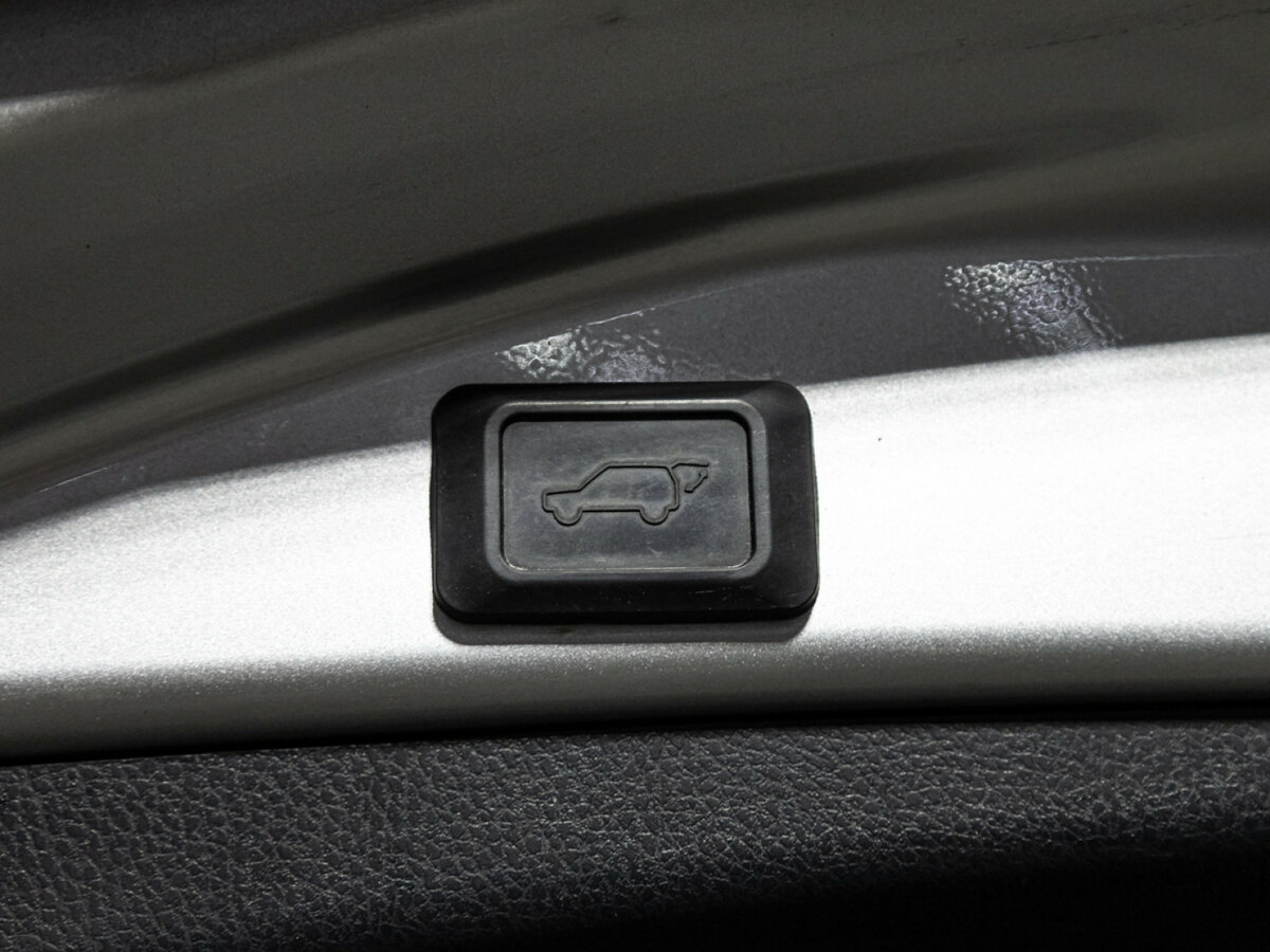 Купить Toyota RAV4, 2014, 106 700 км.. Фото: #16