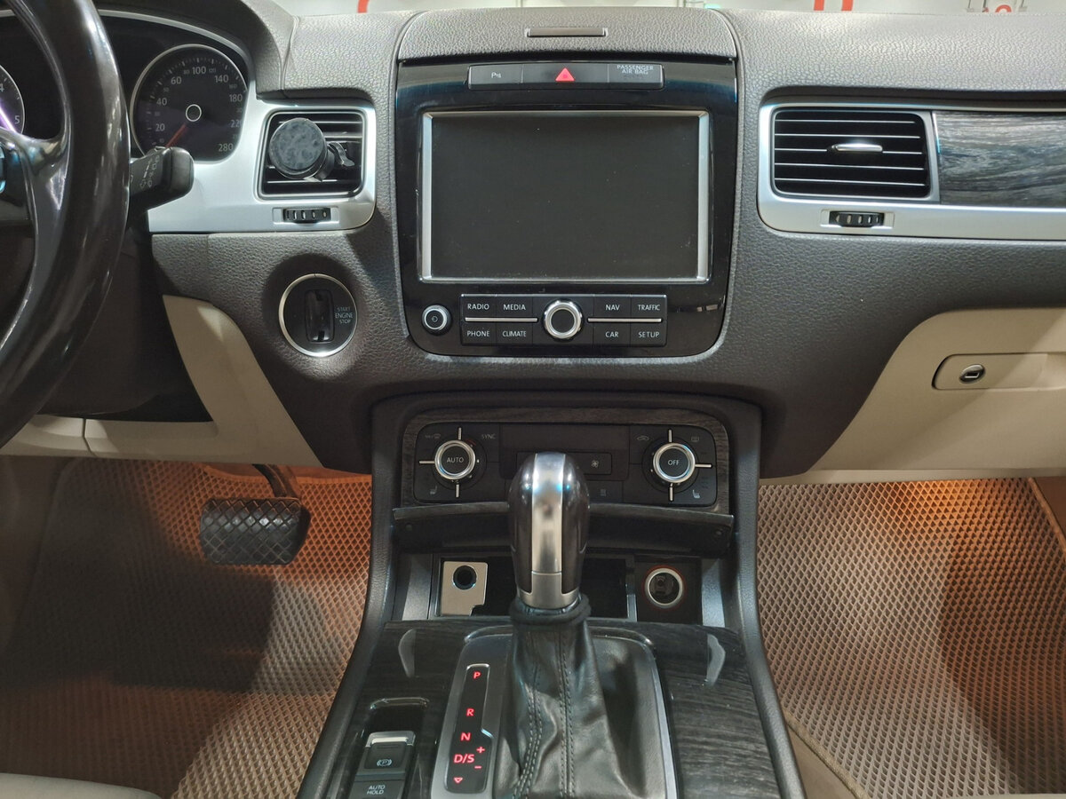 Купить Volkswagen Touareg, 2013, 300 608 км.. Фото: #14